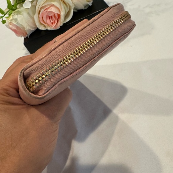 Authentic Prada zippy wallet - Picture 11 of 11